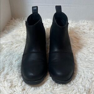 Sorel Emelie Chelsea boots black leather size 7